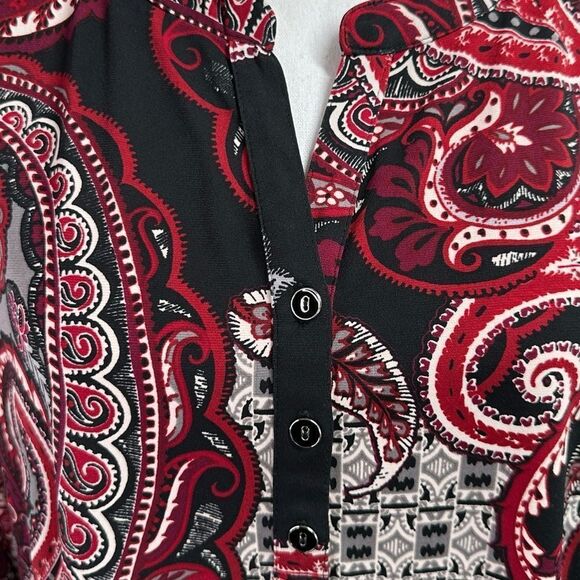 Susan Graver Liquid Knit Ruched Sleeve Paisley Print Red and Black Size 1X - Picture 3 of 10